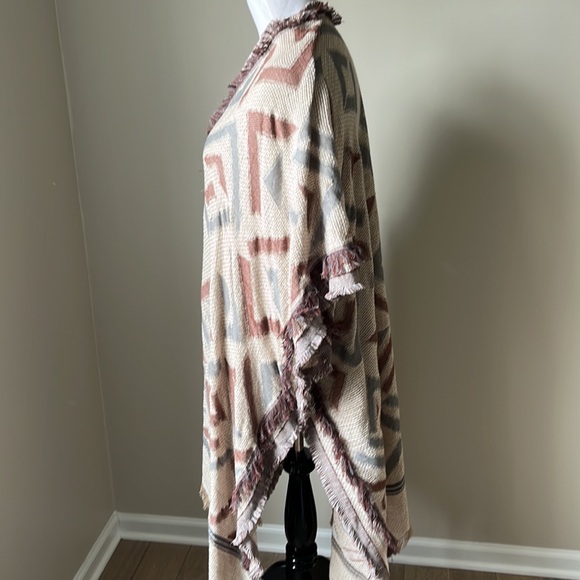 Lucky Brand Fringed Ruana 🍁 - Picture 4 of 8